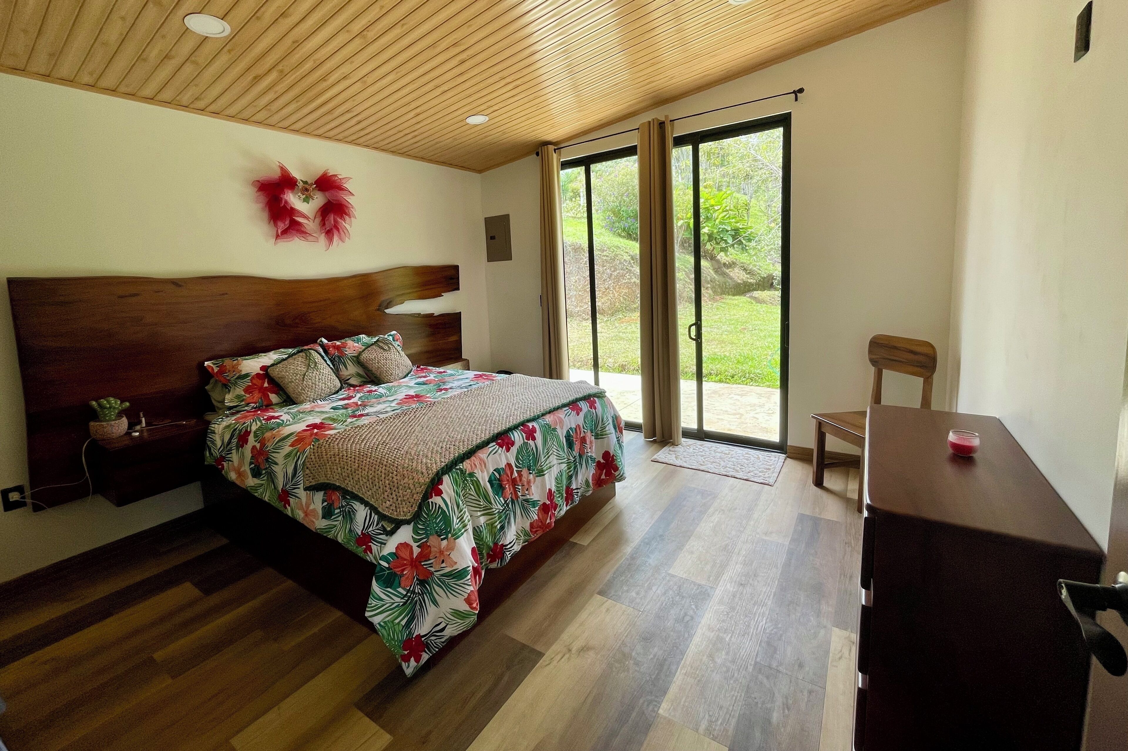 Bügeleisen/Bügelbrett, kostenloses WLAN, Bettwäsche