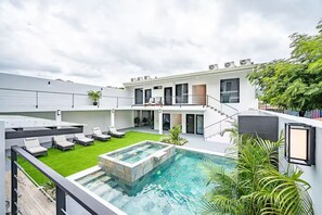 Terrace/patio - Casa Elite 13 bedroom house Central Jaco 30ppl (Jaco)