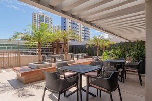 Outdoor dining - Jsmart Guararapes #502 - Modern apt by Carpediem (Fortaleza)