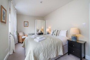 2 slaapkamers, een strijkplank/strijkijzer, wifi, beddengoed