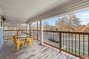 Outdoor dining - Downtown Loft | 9 min to Broadmoor (Colorado Springs)