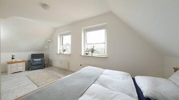 2 bedrooms, WiFi, bed sheets