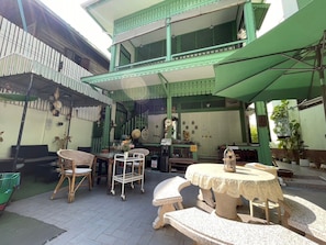 Unclassified image, 2 of 45, button