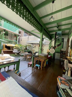 Unclassified image, 5 of 45, button