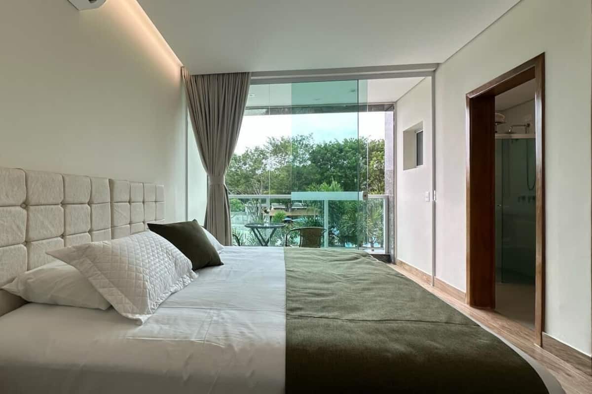 디럭스 스위트, 수영장 전망 | 객실 내 금고, 무료 WiFi