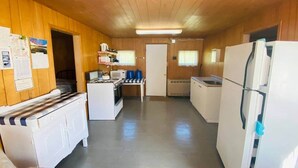 Uklassifisert bilde, 3 av 6, knapp