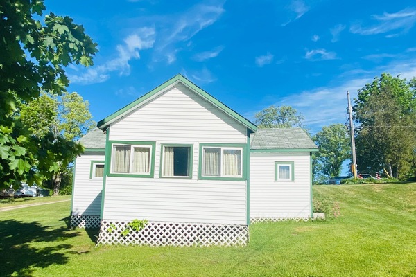 Housekeeping cottage