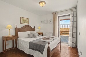 4 bedrooms, WiFi, bed sheets - Casa Da Redouça – Holiday Home in Cedrim (Cedrim)