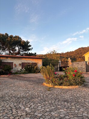 Property grounds - Casa Da Redouça – Holiday Home in Cedrim (Cedrim)