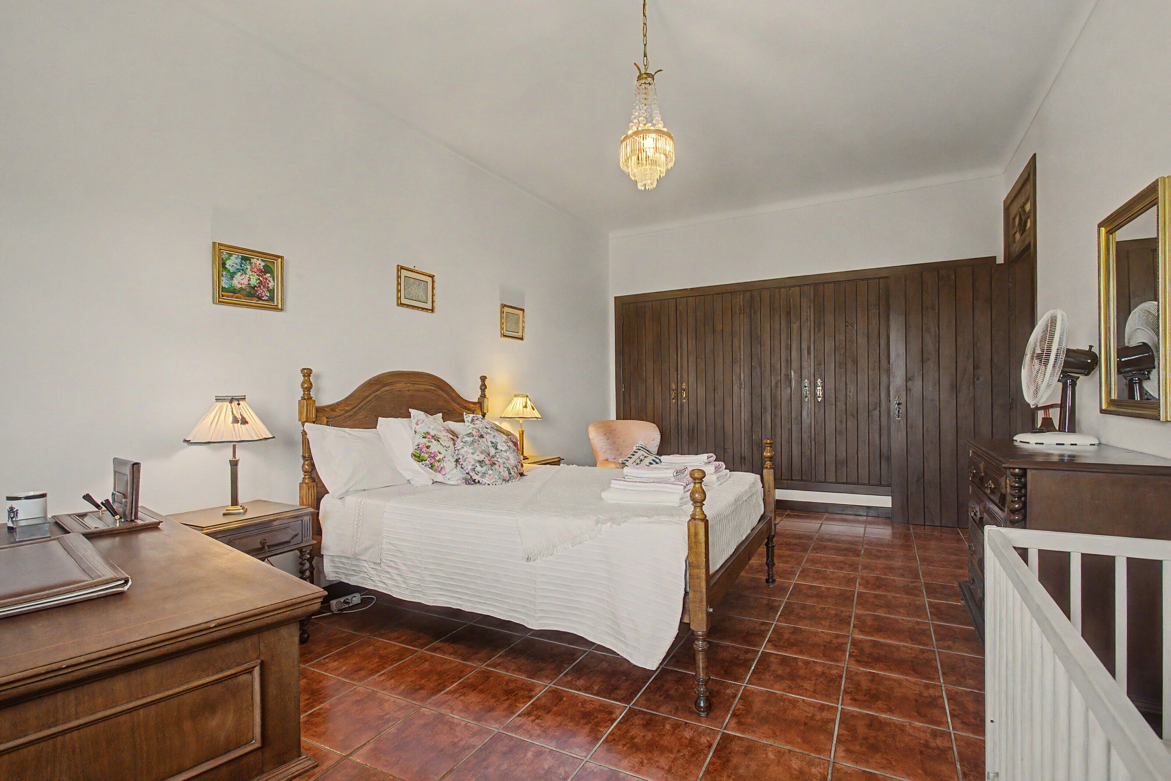 4 quartos, Wi-Fi, roupa de cama