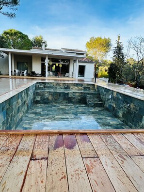 Unclassified image, 5 of 41, button - VILLA DES TERRES WITH POOL (Nîmes)