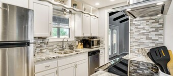 Pool. Game Room. Fast WiFi. 25 mile biking trail. Large Private back yard.