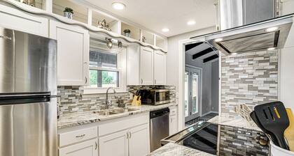 Pool. Game Room. Fast WiFi. 25 mile biking trail. Large Private back yard.