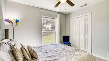 3 chambres, fer et planche Ă repasser, Wi-Fi, draps fournis