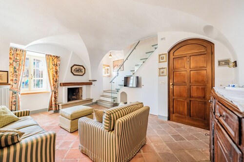 La Meridiana - Two Bedroom House, Sleeps 6