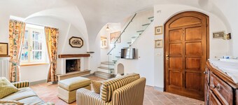 La Meridiana - Two Bedroom House, Sleeps 6