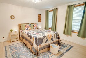 3 bedrooms, WiFi, bed sheets, wheelchair access - Big Deck Walk2Lake Fish Group Friendly Escape (Cookson)