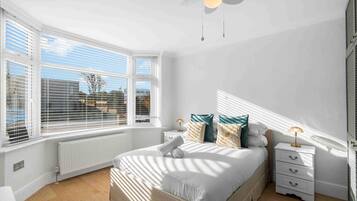 3 chambres, fer et planche Ă repasser, Wi-Fi, draps fournis
