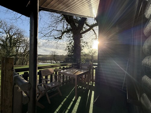 Oak Lodge