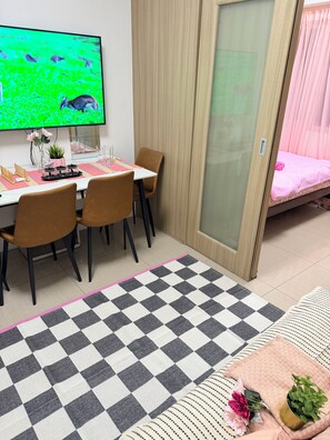 1 bedroom, Internet, bed sheets - Ms. Suite Staycation-Shore 1 Residences (Pasay City)