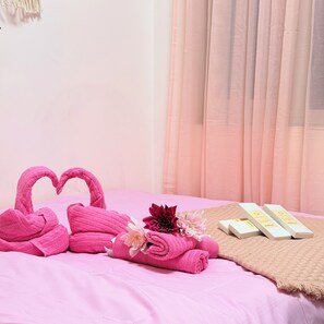 1 bedroom, Internet, bed sheets - Ms. Suite Staycation-Shore 1 Residences (Pasay City)