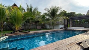 Kolam renang terbuka 