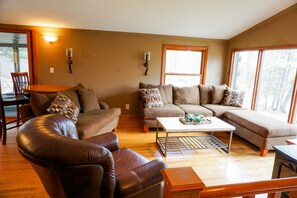Smart TV, fireplace - Rib Mountain Cabin (Wausau)