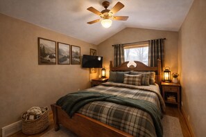 4 bedrooms, iron/ironing board, internet, bed sheets