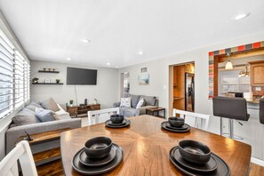 Dining - Pet-Friendly Coastal Stay | Near Gulf Beaches (Seminole)