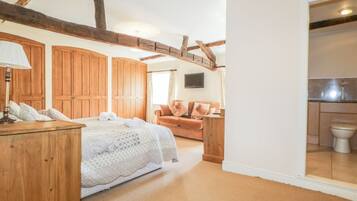 3 Schlafzimmer, individuell dekoriert, individuell eingerichtet