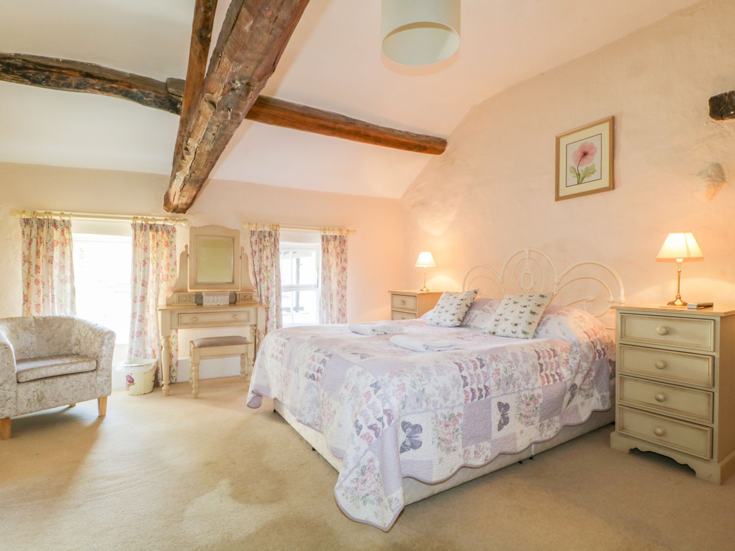 3 bedrooms, individually decorated, individually furnished, free WiFi