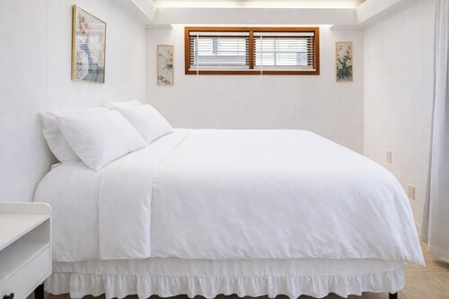 Modern 2BR Apartment Free Parking Baden