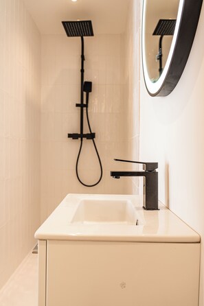 Nicht klassifiziertes Bild, 3 von 7, Schaltfläche