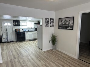 Unclassified image, 3 of 20, button - Beautiful 2-bedroom house in tranquil Warren perfect for relaxing stays (Warren)