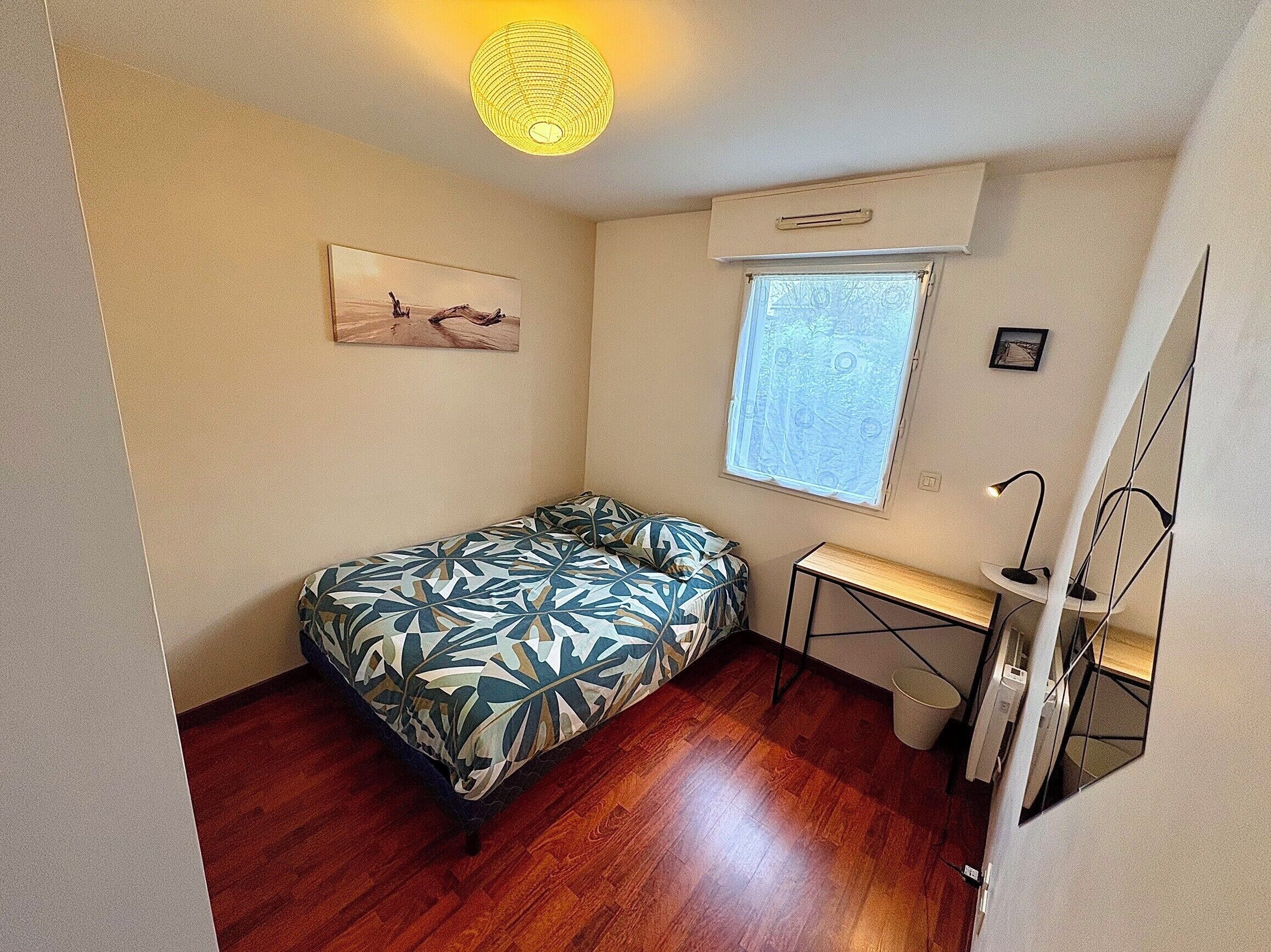 2 bedrooms, bed sheets