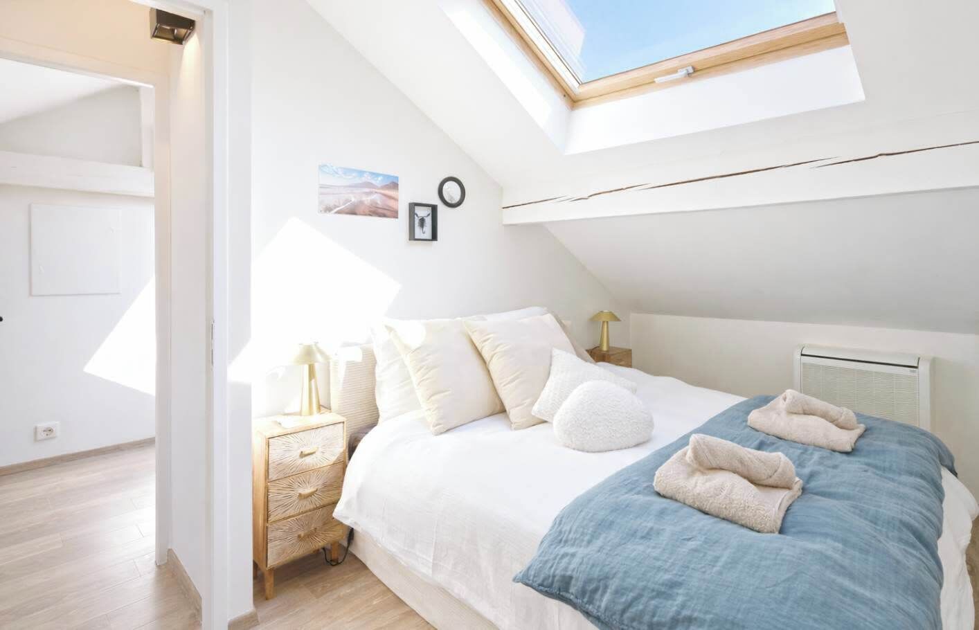 2 bedrooms, iron/ironing board, WiFi