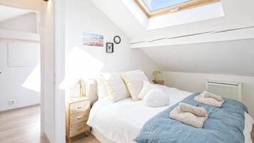 2 bedrooms, iron/ironing board, WiFi
