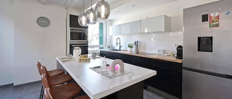 Fridge, microwave, oven, dishwasher