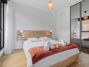 2 chambres, fer et planche à repasser, Wi-Fi, draps fournis