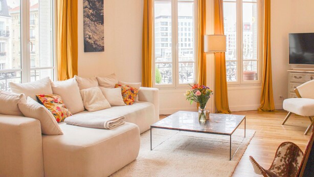 TV - Spacious and bright 95m² apartment in Courbevoie (Courbevoie)