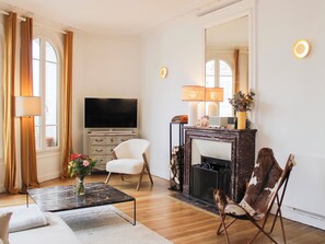 Fernseher
