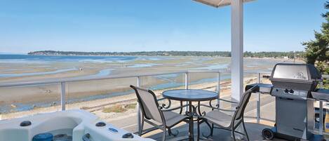 Tina de hidromasaje al aire libre