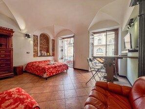 Unclassified image, 3 of 46, button - Lovingenoa - Ducal - Cast Iron (Genova)