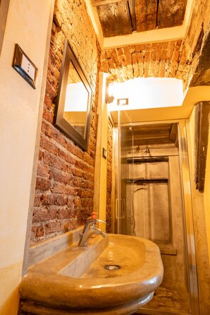 Unclassified image, 4 of 41, button - Lovingenoa - Dream Passion (Genova)