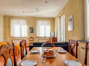 Unclassified image, 5 of 42, button - Lovingenoa Green House (Genova)