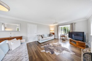 Unclassified image, 5 of 47, button - Six bedrooms, games room, firepit garden and sweeping field views (Cranbrook)