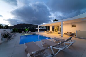 Unclassified image, 3 of 35, button - Vacation Villa 'Catherina' with Mountain View, Wi-Fi and Air Conditioning (Playa Blanca)