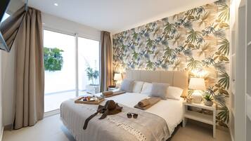 5 bedrooms, iron/ironing board, WiFi, bed sheets