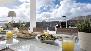 Unclassified image, 3 of 35, button - Vacation Villa 'Catherina' with Mountain View, Wi-Fi and Air Conditioning (Playa Blanca)