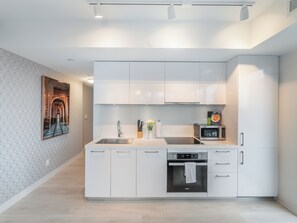 Classic-Apartment, Stadtblick | Eigene Küche | Kühlschrank, Mikrowelle, Ofen, Herdplatte